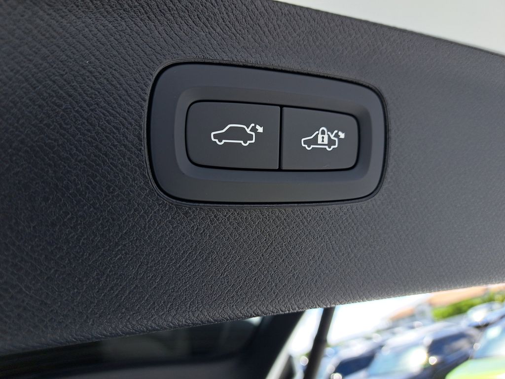 2026 Volvo XC90 Ultra - Photo 8