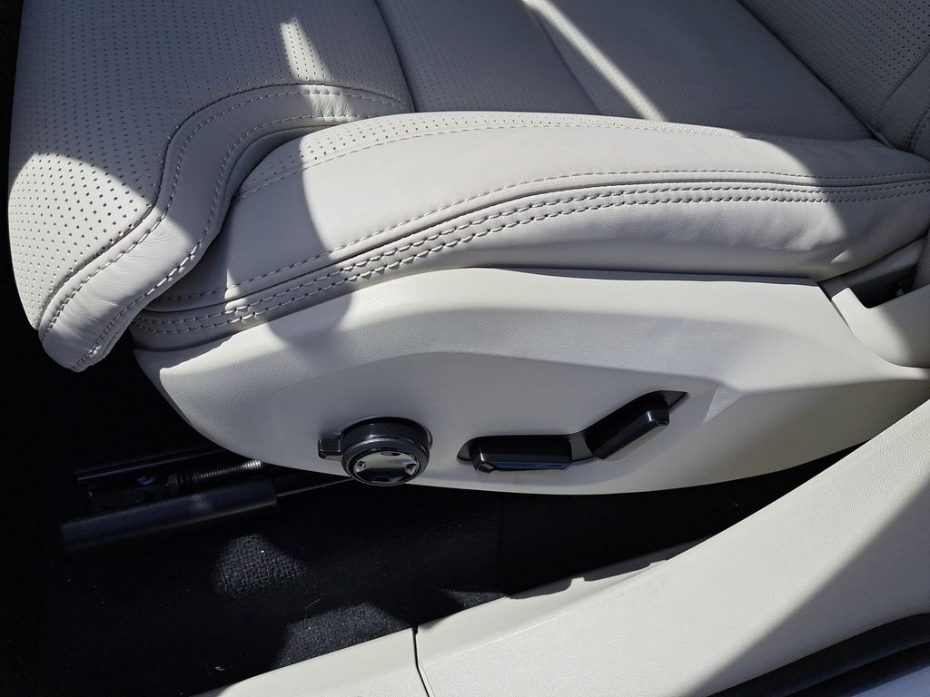 2026 Volvo XC90 Ultra - Photo 25