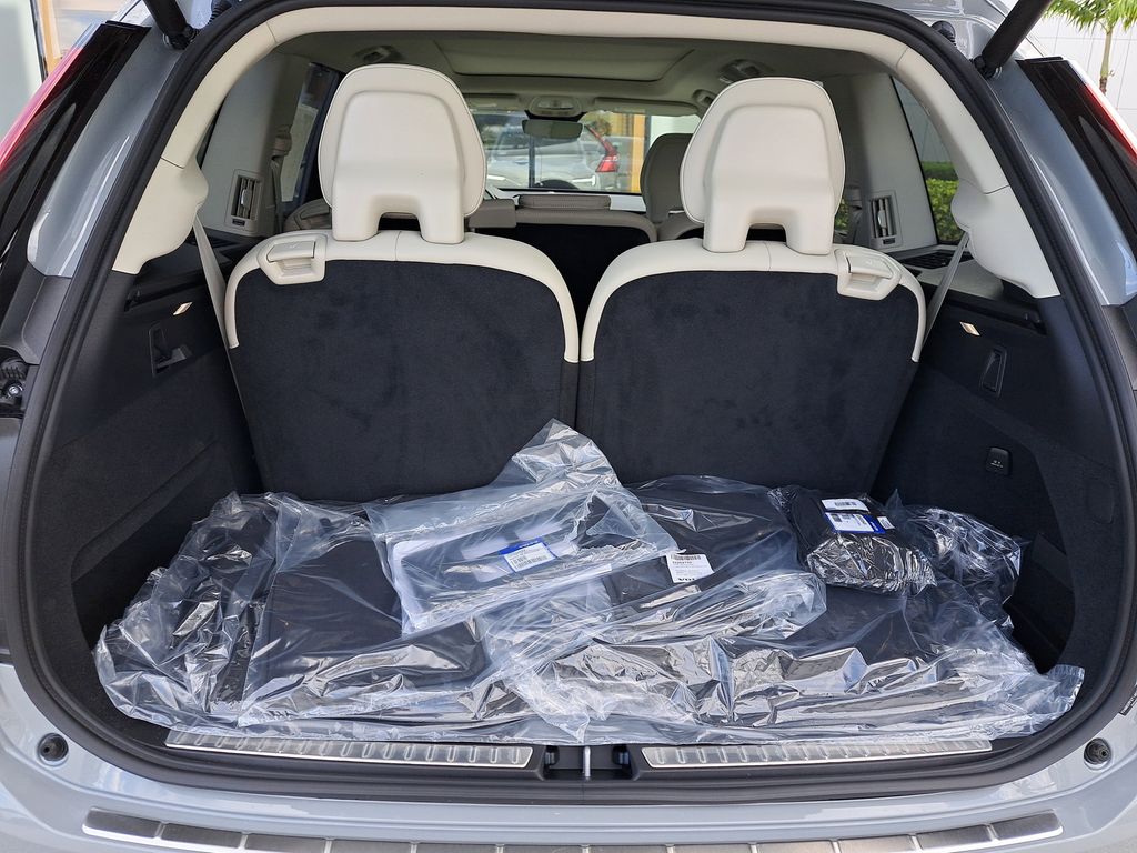 2026 Volvo XC90 Ultra - Photo 7
