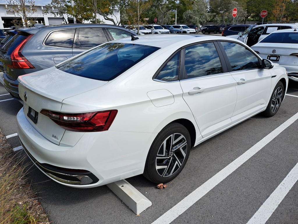 Used 2024 Volkswagen Jetta 1.5T SEL Sedan