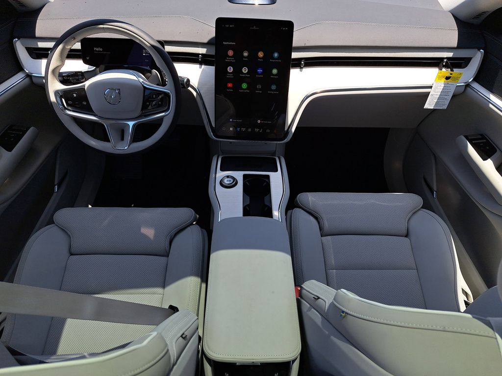2025 Volvo EX90 Ultra - Photo 16
