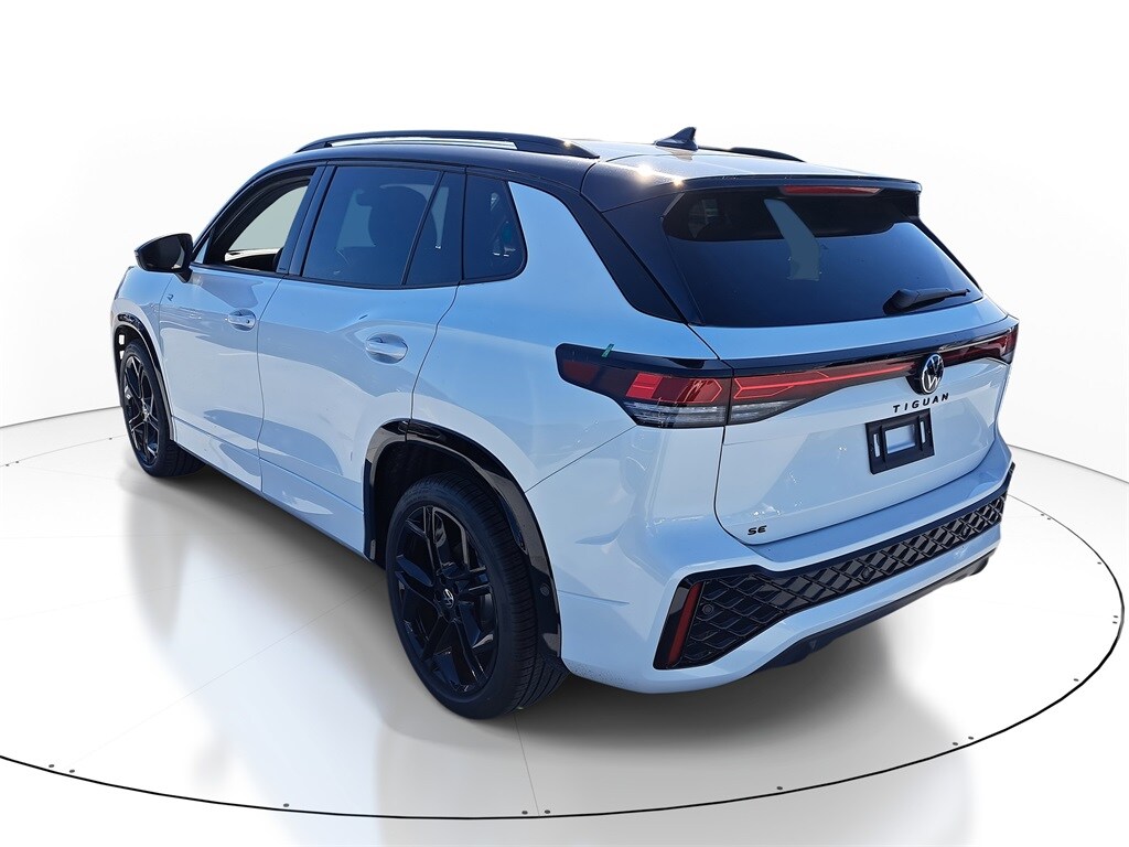 New 2026 Volkswagen Tiguan 2.0T SE R-Line Black SUV