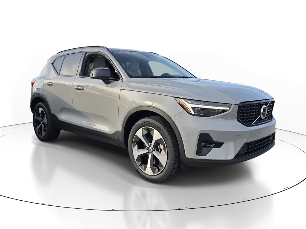 2026 Volvo XC40 Plus's photo
