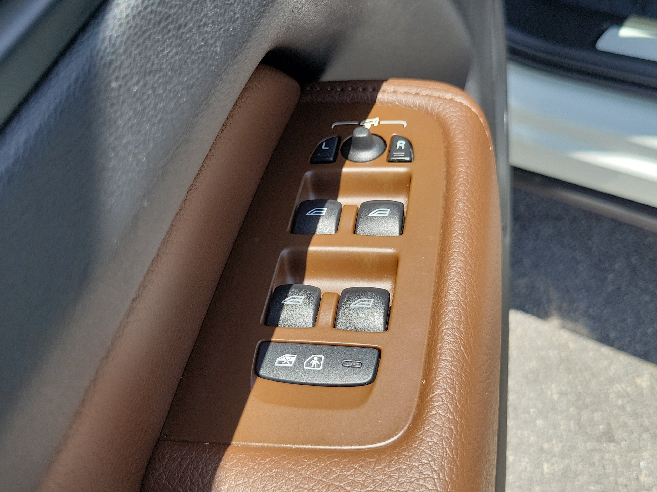 2021 Volvo XC60 Momentum - Photo 18