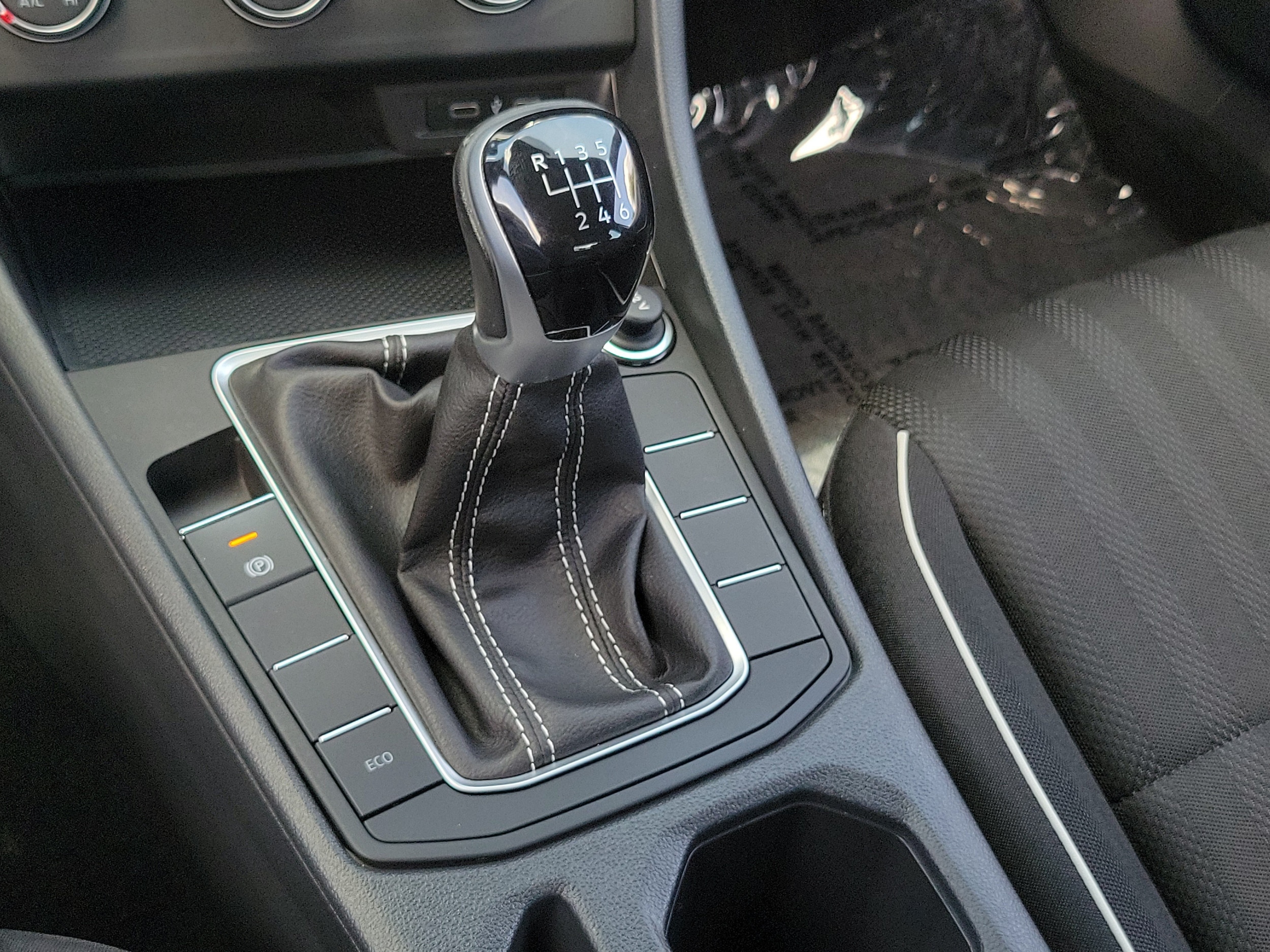 2023 Volkswagen Jetta Sport - Photo 31