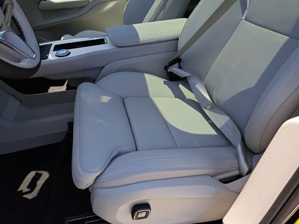 2025 Volvo EX90 Ultra - Photo 21
