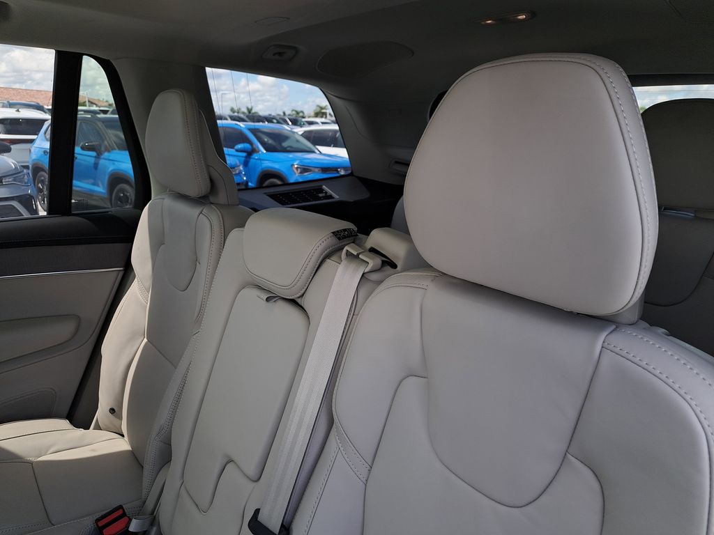 2026 Volvo XC90 Ultra - Photo 12