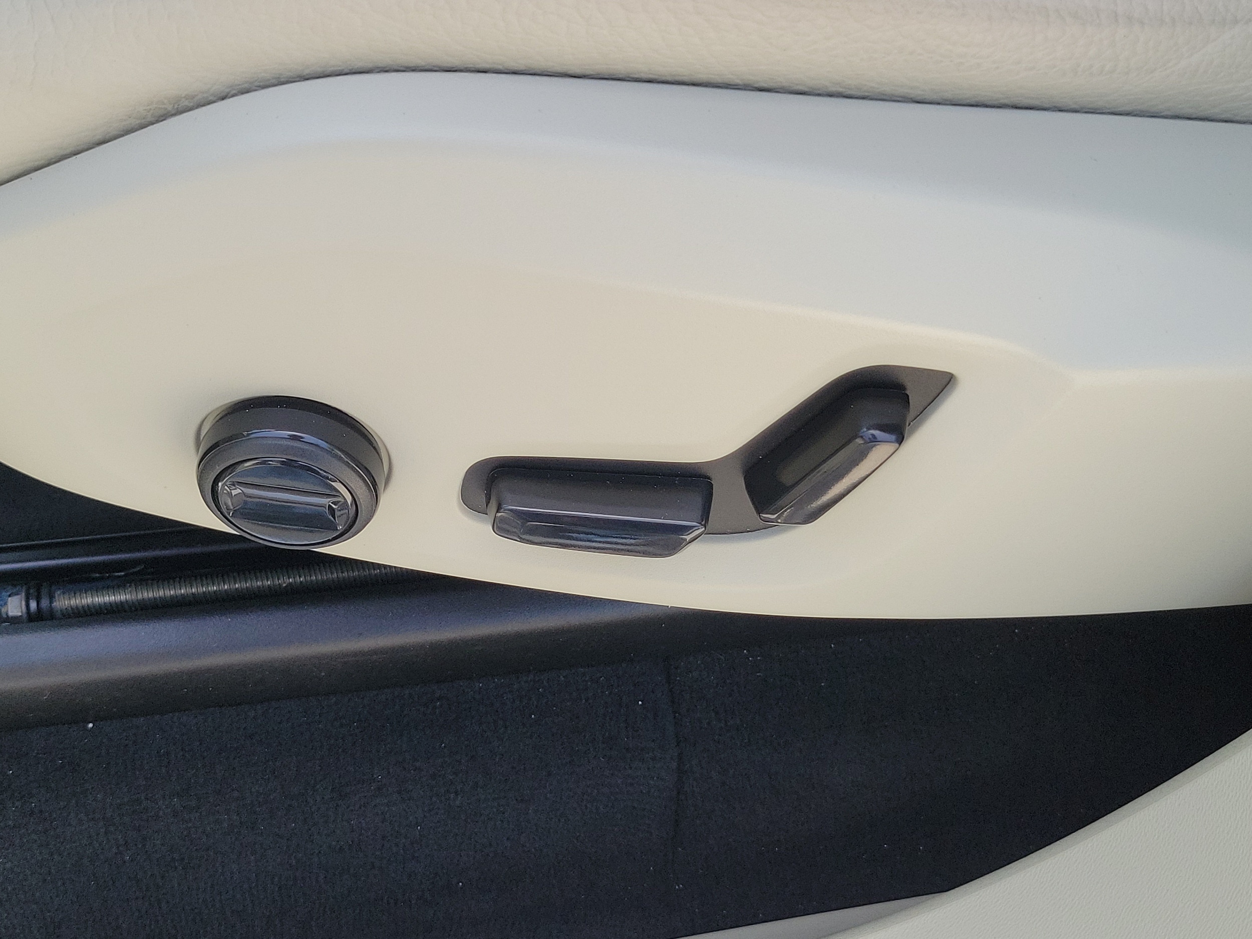 2025 Volvo XC90 Plus - Photo 23