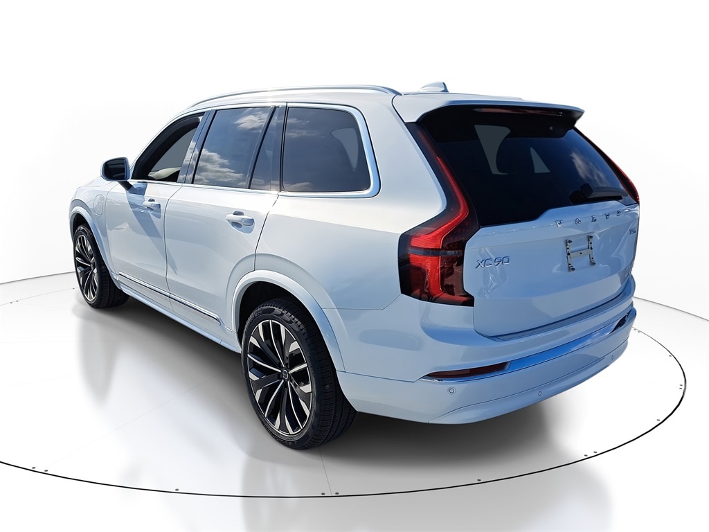 New 2026 Volvo XC90 plug-in hybrid T8 Core SUV