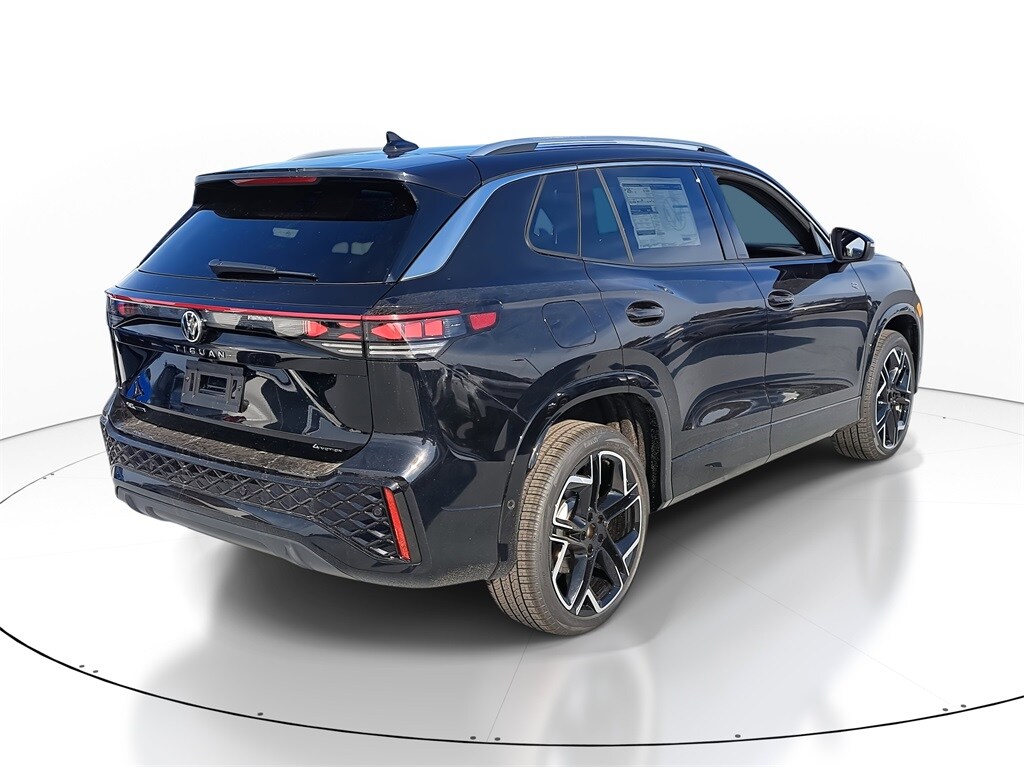 New 2026 Volkswagen Tiguan 2.0T SEL R-Line SUV