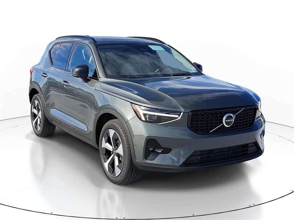 2026 Volvo XC40 Plus's photo