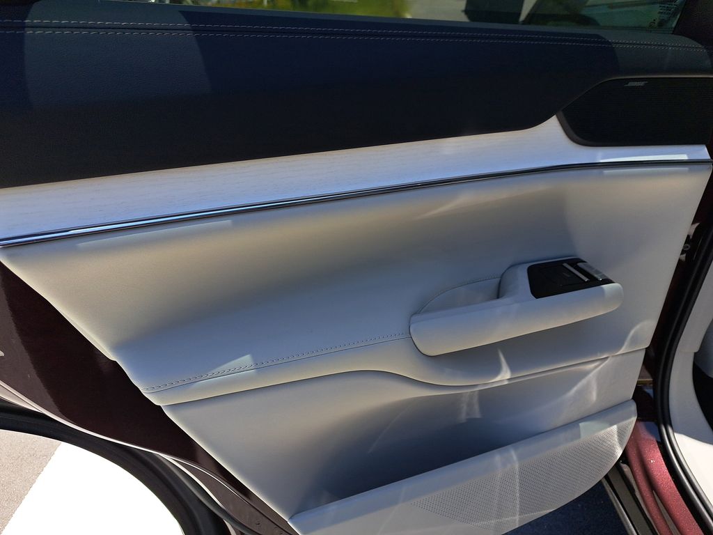 2025 Volvo EX90 Ultra - Photo 9