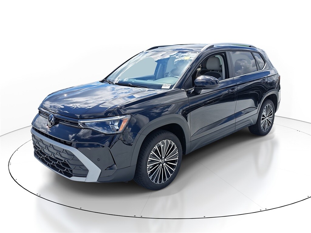New 2025 Volkswagen Taos 1.5T SE SUV