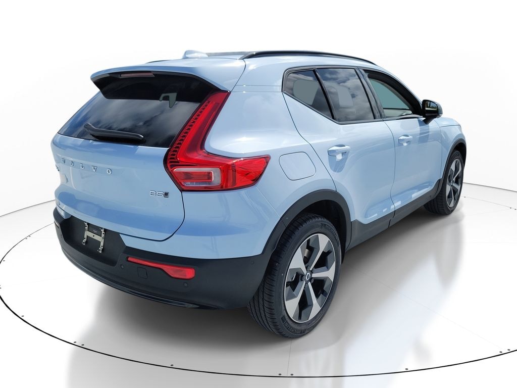 New 2026 Volvo XC40 B5 Plus SUV