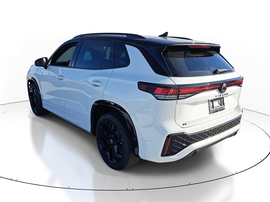 New 2026 Volkswagen Tiguan 2.0T SE R-Line Black SUV