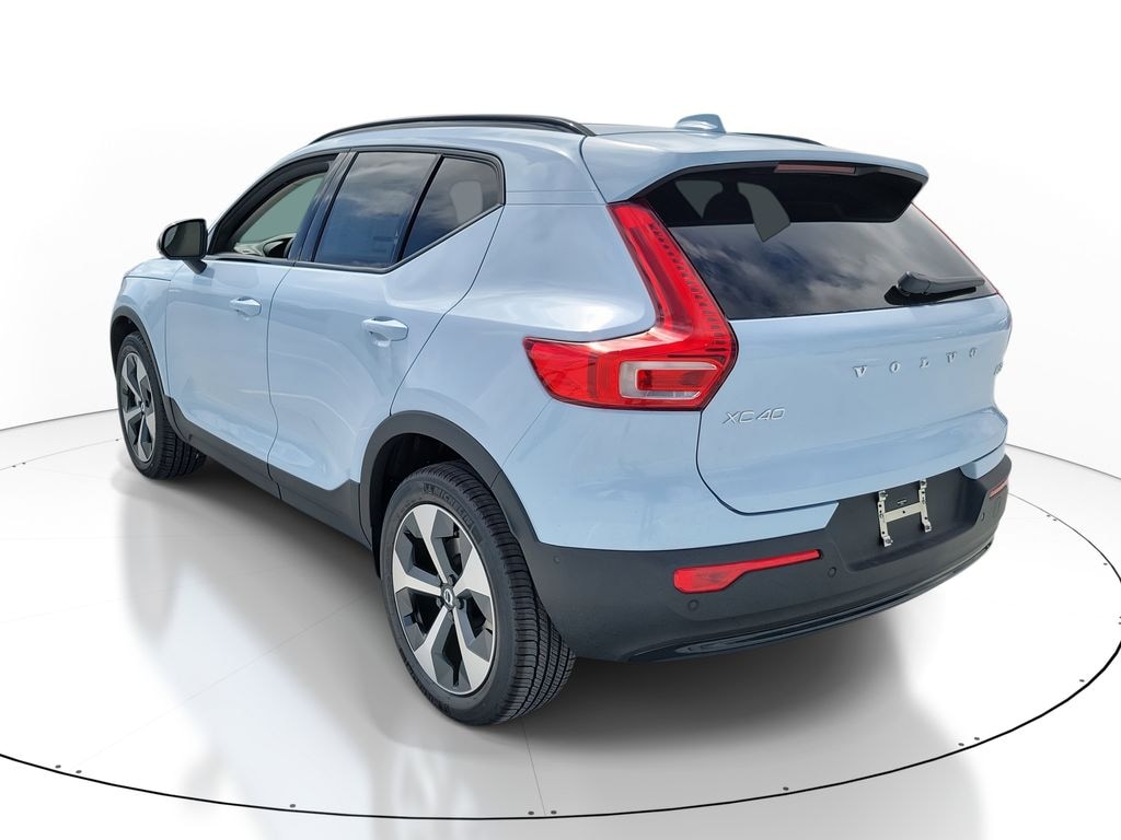 New 2026 Volvo XC40 B5 Plus SUV