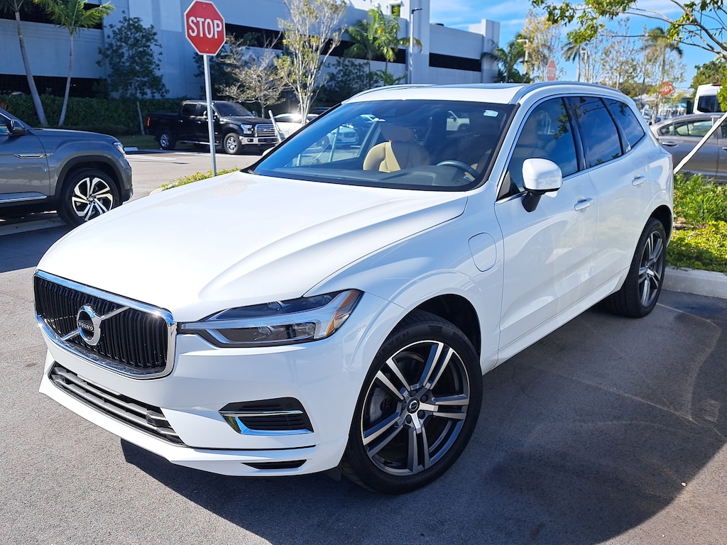 Used 2020 Volvo XC60 Hybrid T8 Momentum SUV