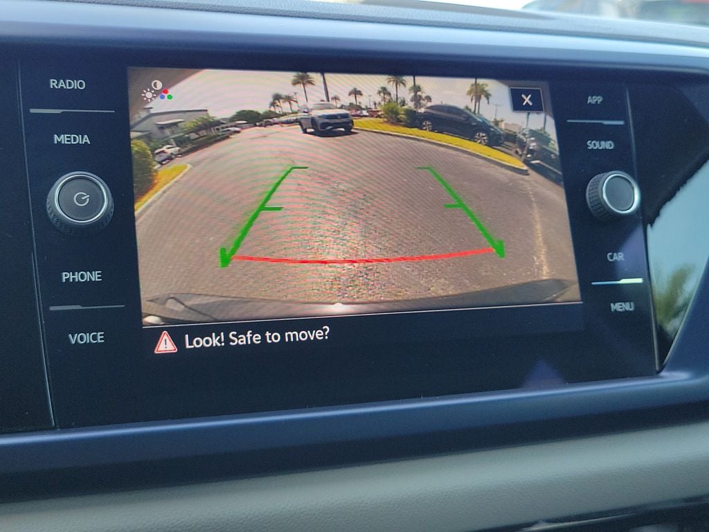 2023 Volkswagen Taos SE - Photo 22