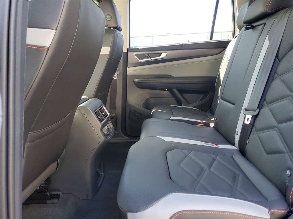 2025 Volkswagen Atlas Atlas Peak Edition - Photo 12
