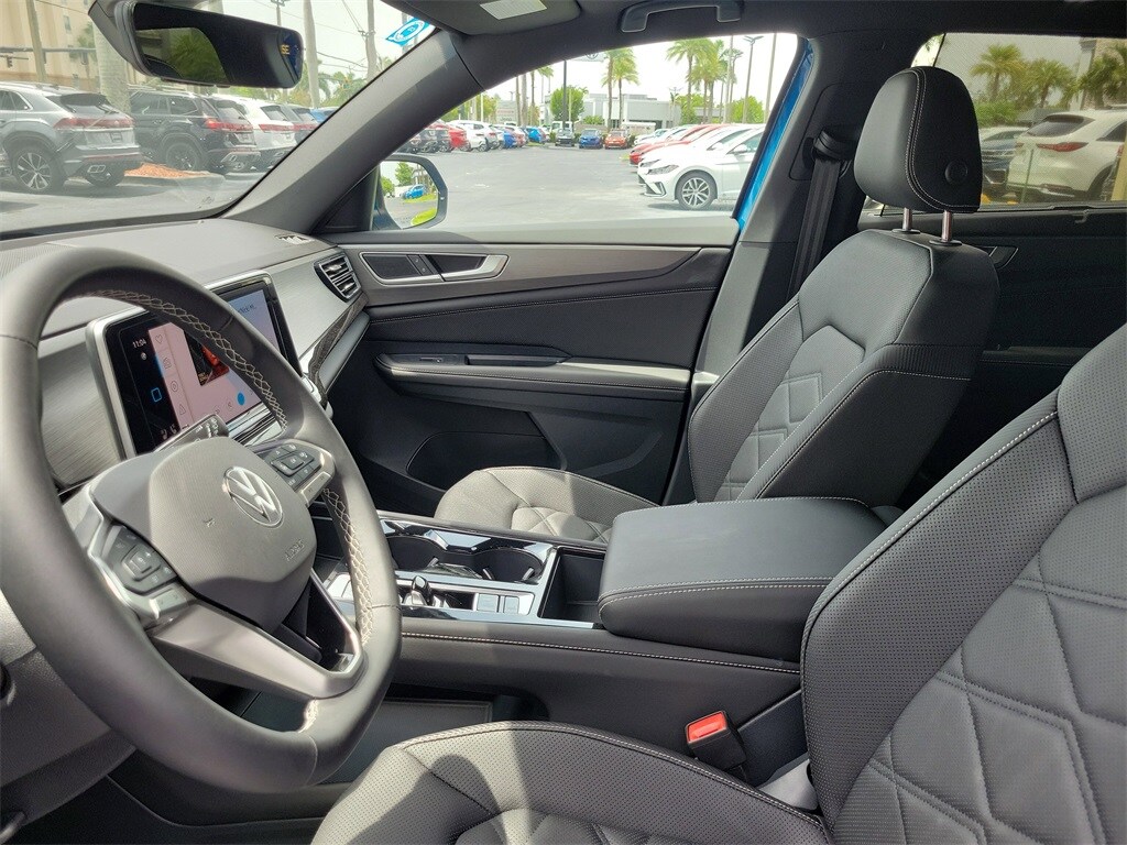 2025 Volkswagen Atlas Cross Sport SE w/Tech - Photo 18