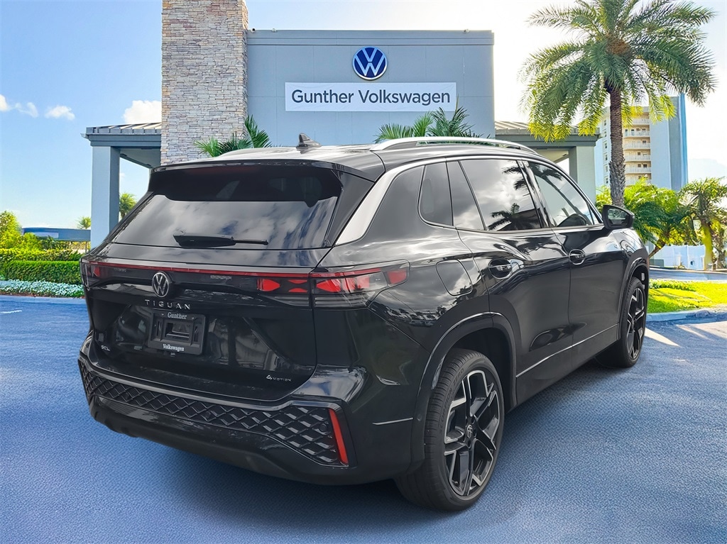 New 2025 Volkswagen Tiguan 2.0T SEL R-Line SUV