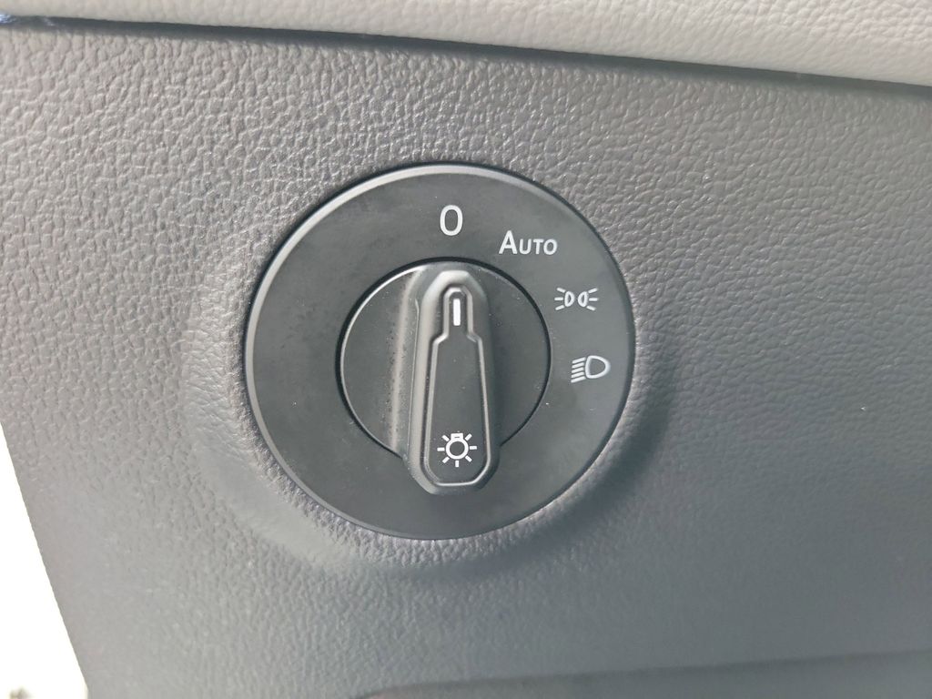 2023 Volkswagen Taos SE - Photo 19