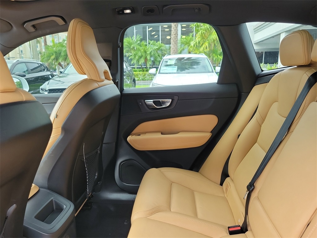2022 Volvo XC60 Inscription - Photo 12