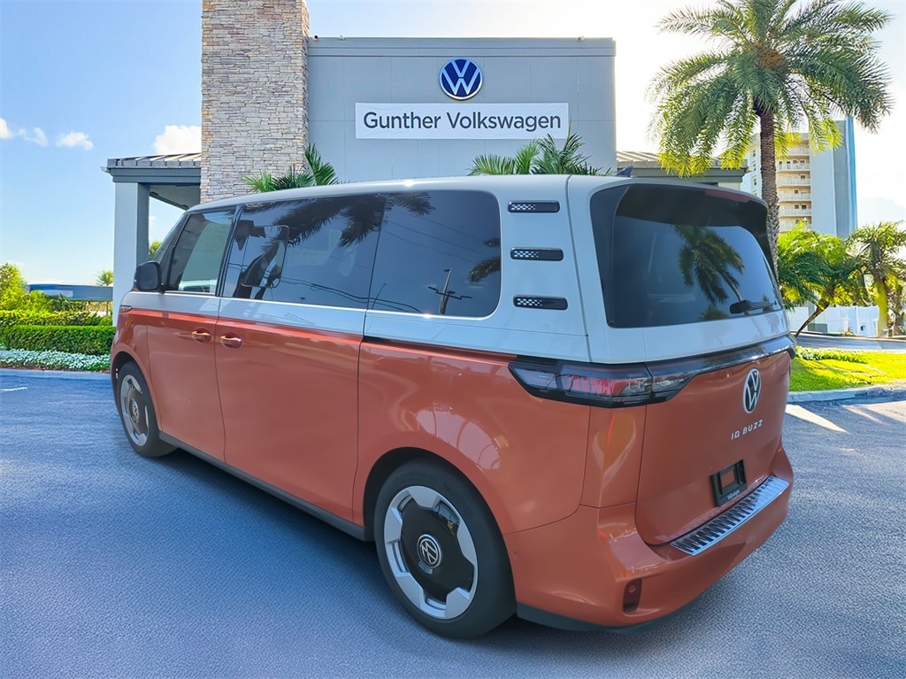 New 2025 Volkswagen ID. Buzz Pro S Plus Minivan/Van