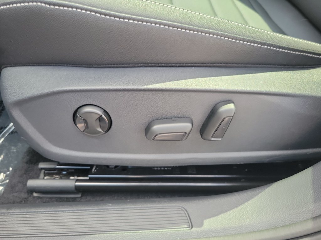2023 Volkswagen Jetta SE - Photo 23