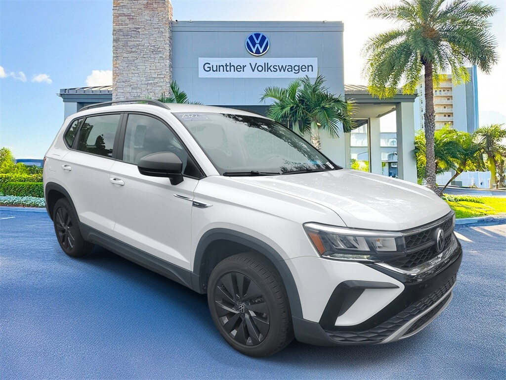 2022 Volkswagen Taos S photo 2