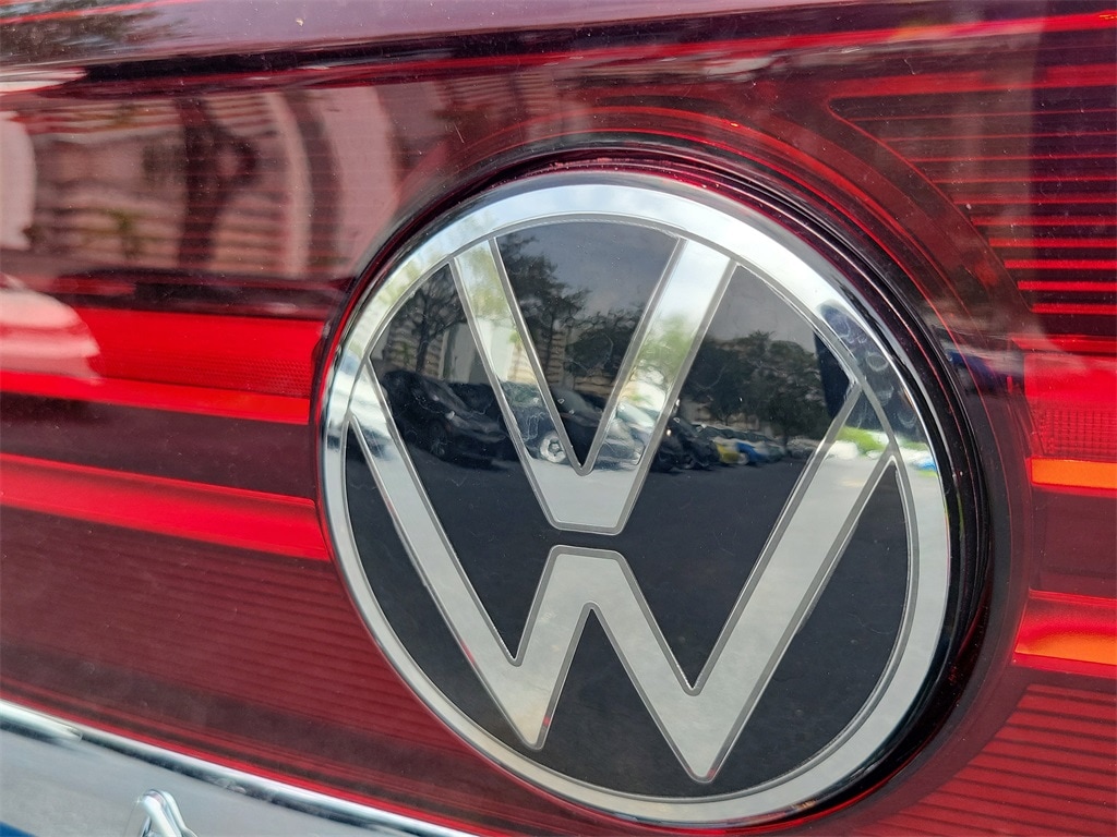 2025 Volkswagen Atlas Cross Sport SE w/Tech - Photo 6