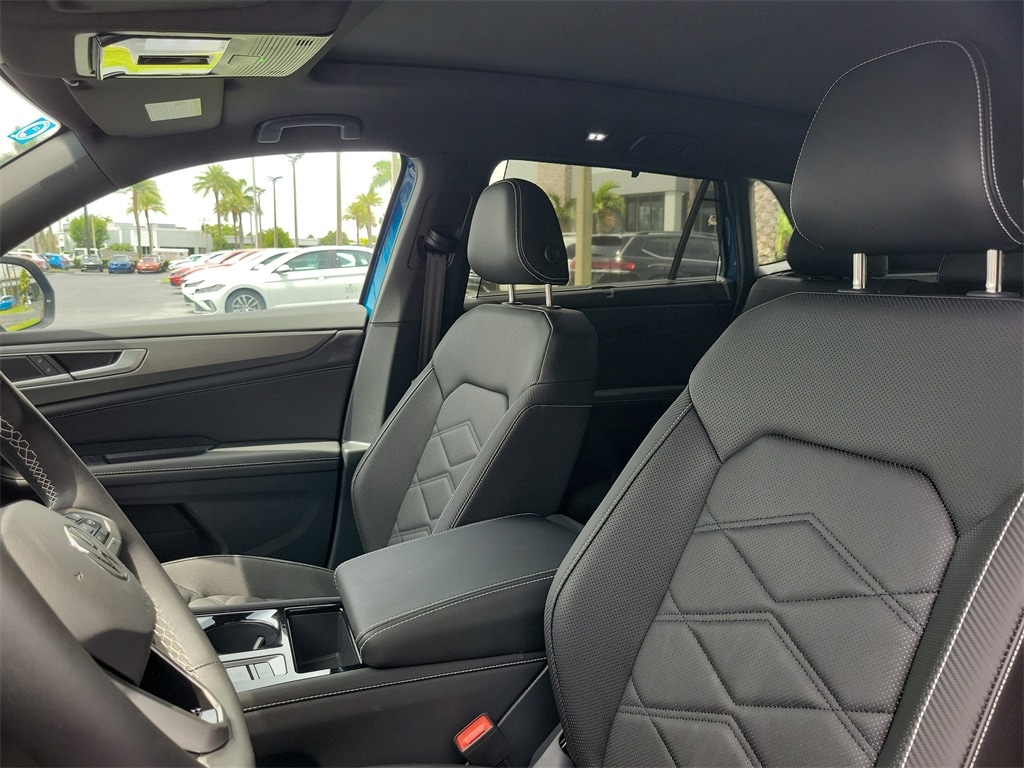 2025 Volkswagen Atlas Cross Sport SE w/Tech - Photo 19
