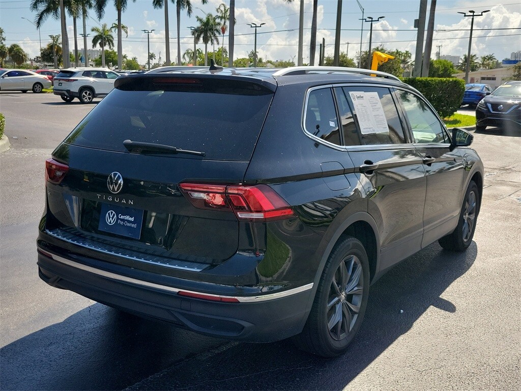 2022 Volkswagen Tiguan SE photo 2