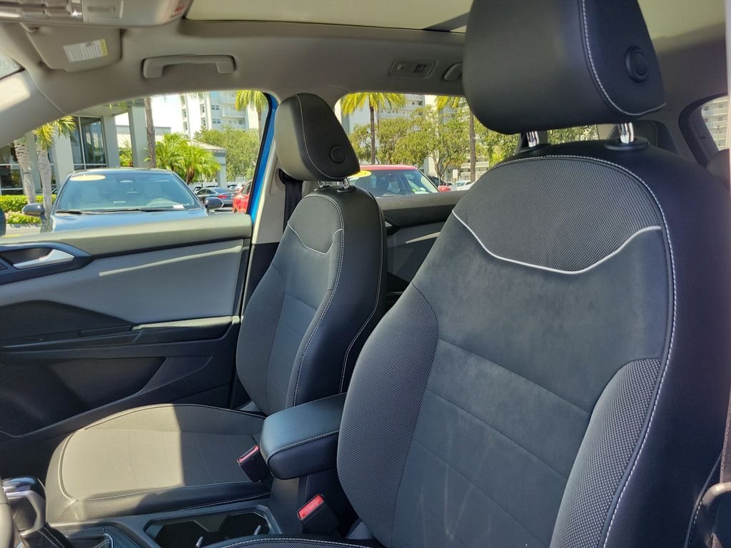2023 Volkswagen Taos SE - Photo 17
