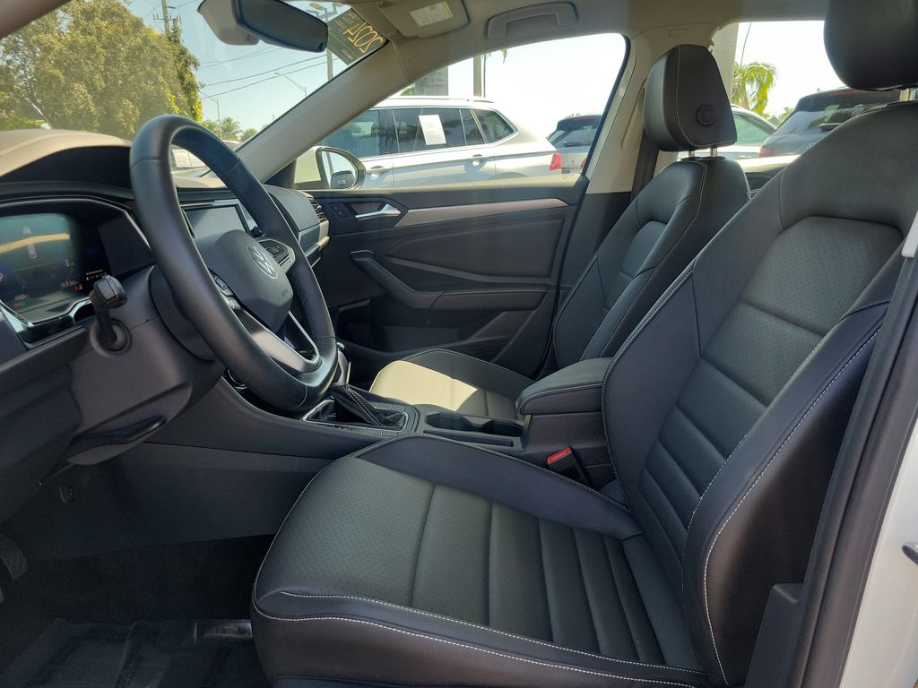 2024 Volkswagen Jetta SE - Photo 16