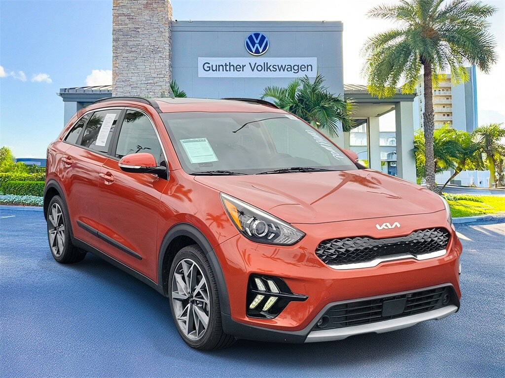 2022 Kia Niro Touring photo 2