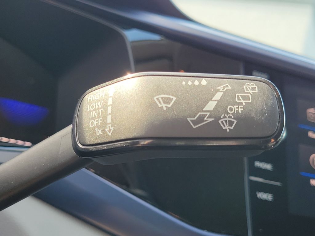 2023 Volkswagen Taos SE - Photo 19