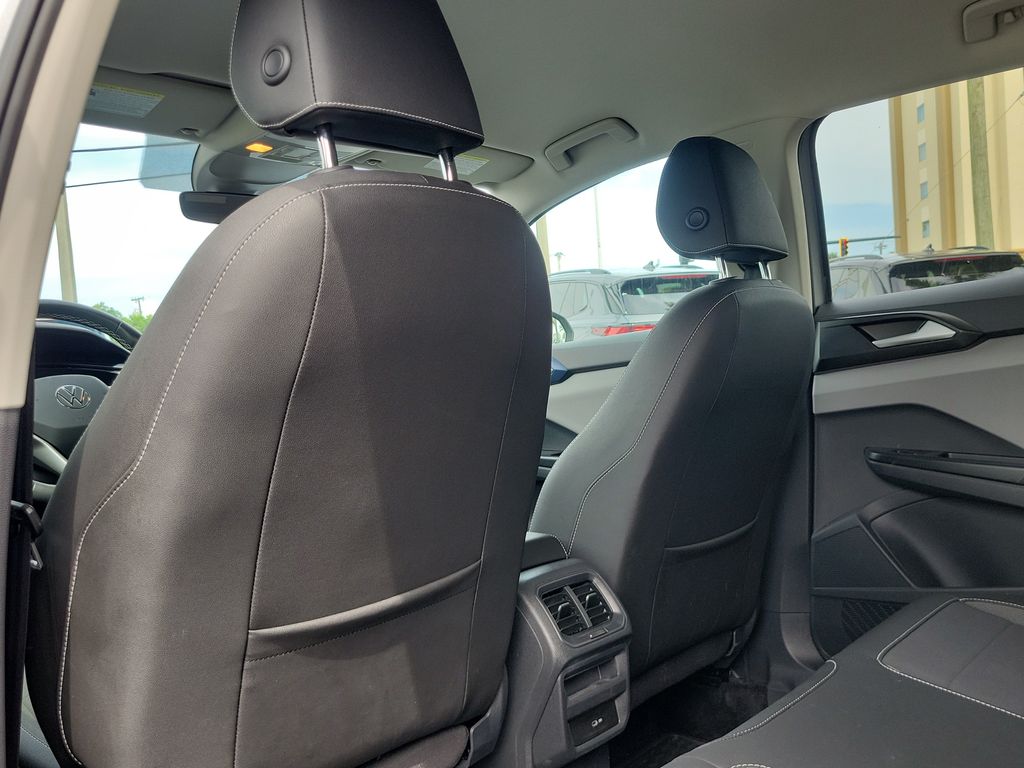 2023 Volkswagen Taos SE - Photo 9