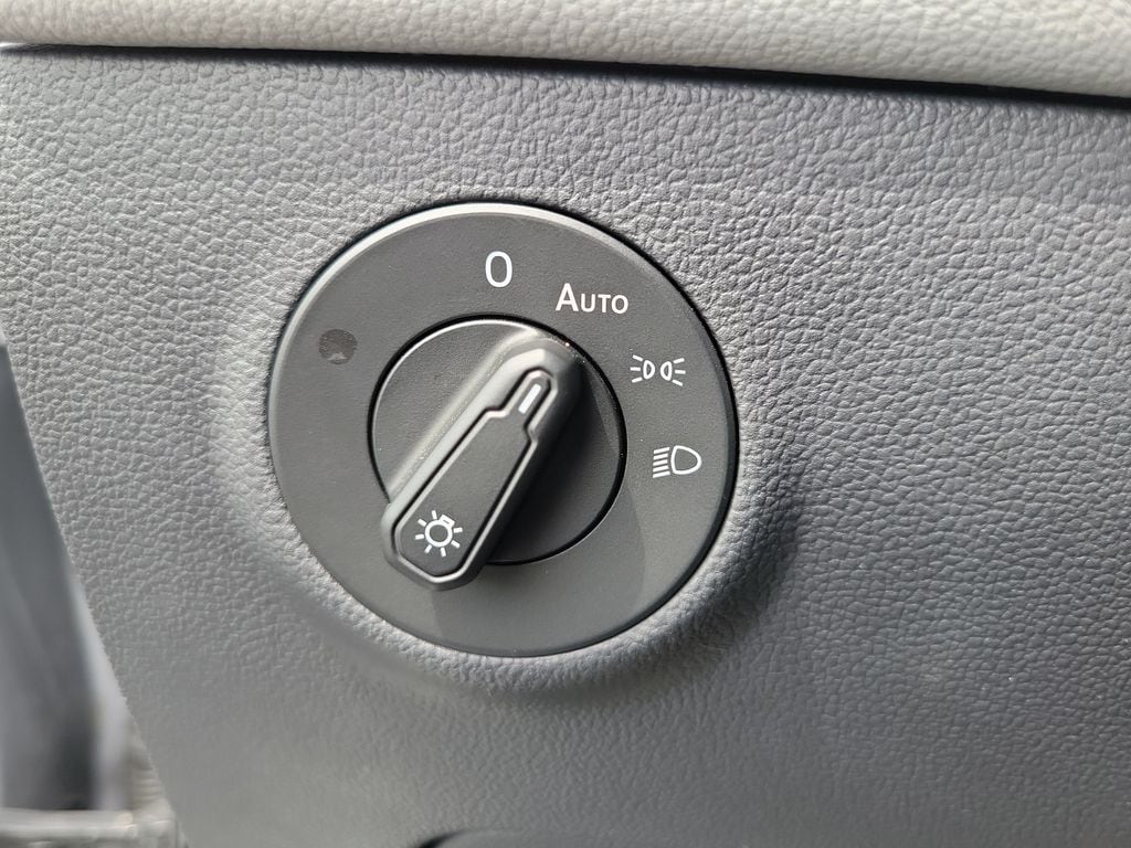 2023 Volkswagen Taos SE - Photo 17