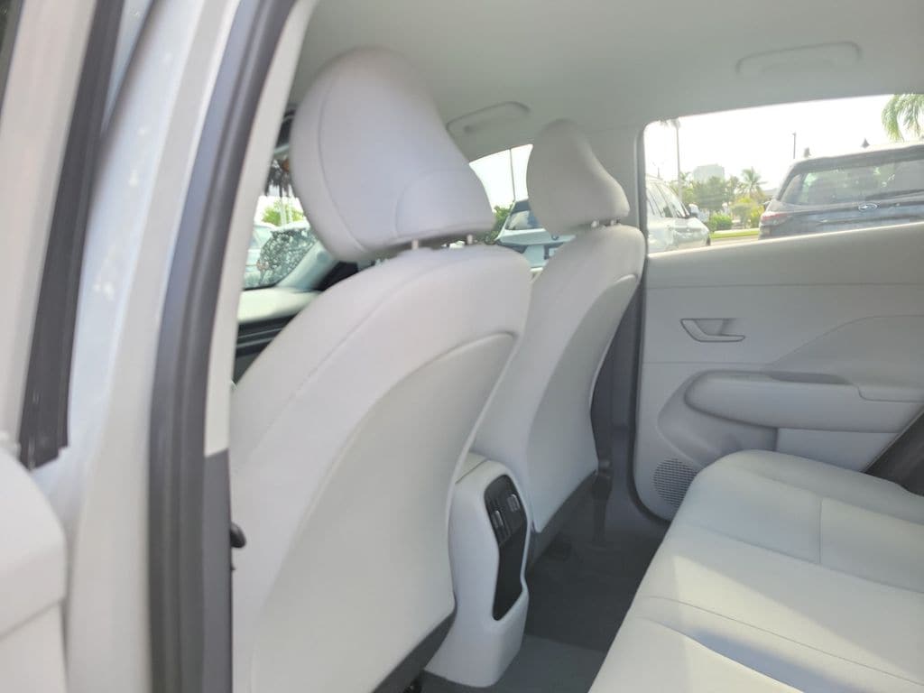 2024 Hyundai Kona SEL - Photo 11