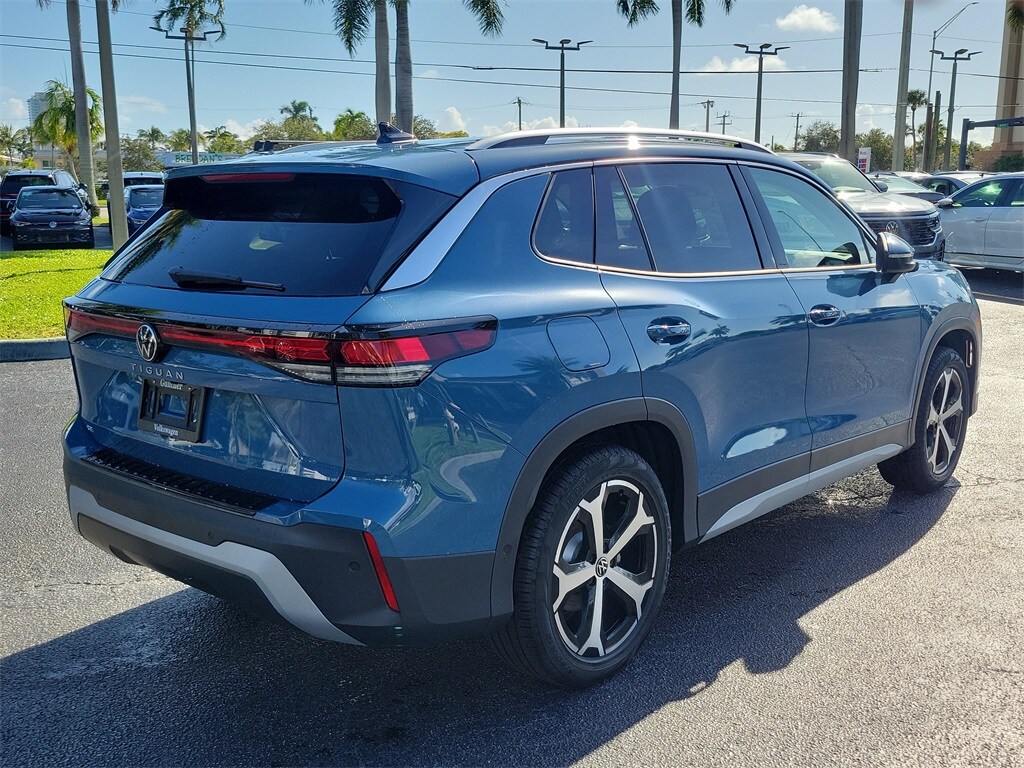 2025 Volkswagen Tiguan SE photo 3