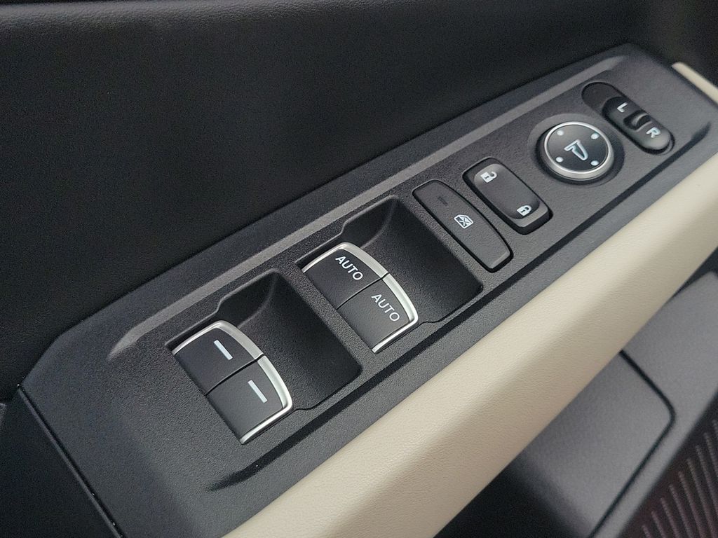 2025 Honda Accord SE - Photo 15