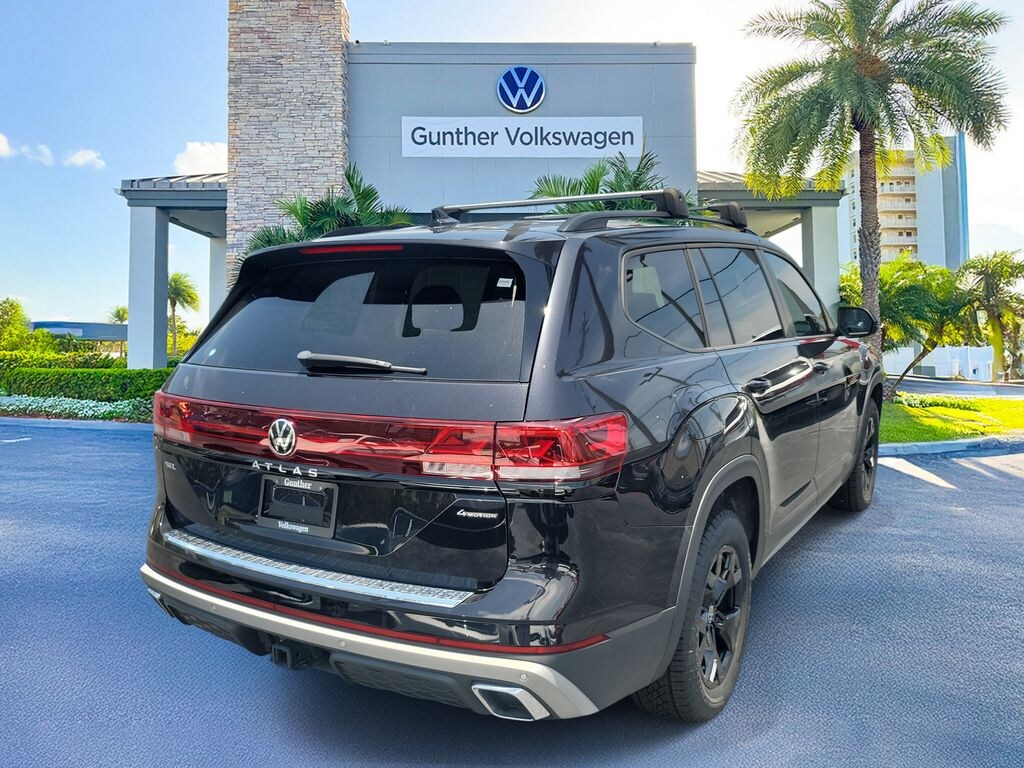 New 2024 Volkswagen Atlas 2.0T Peak Edition SEL SUV