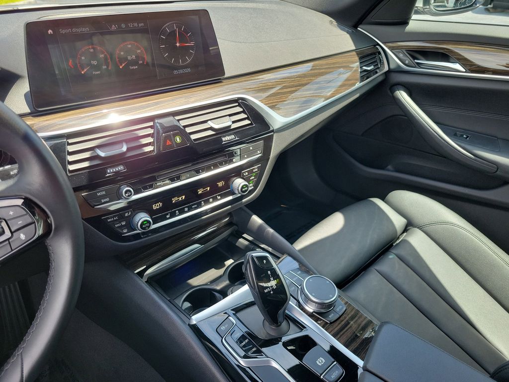2019 BMW 5 Series 530i - Photo 32