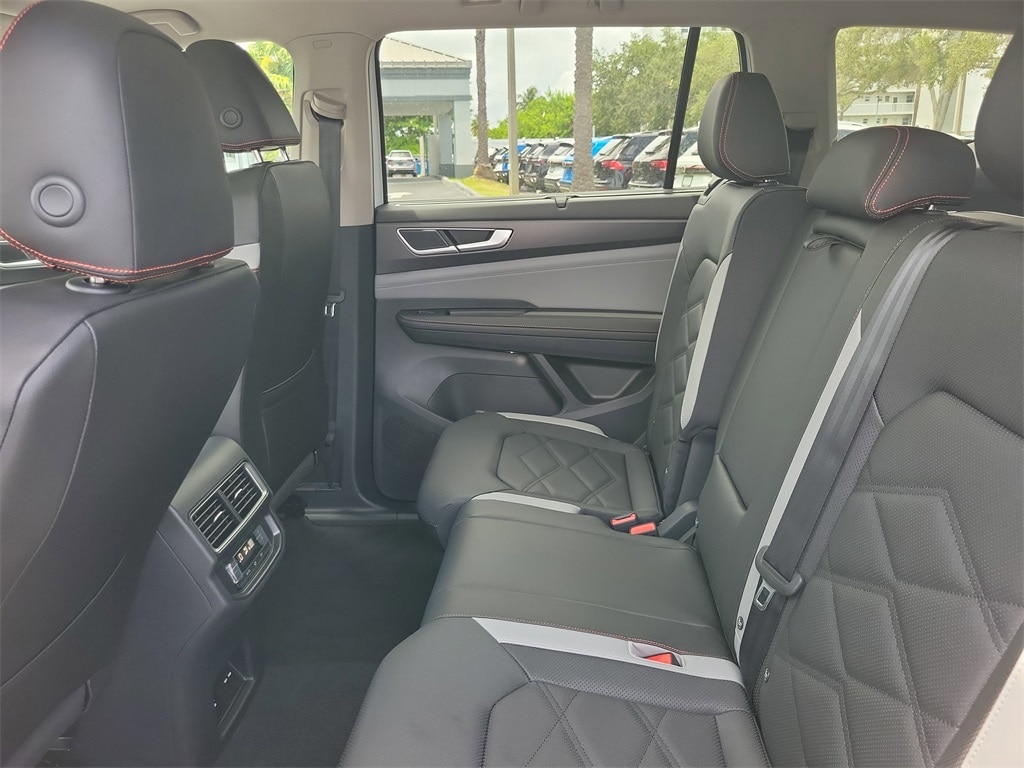 2025 Volkswagen Atlas Atlas Peak Edition - Photo 13