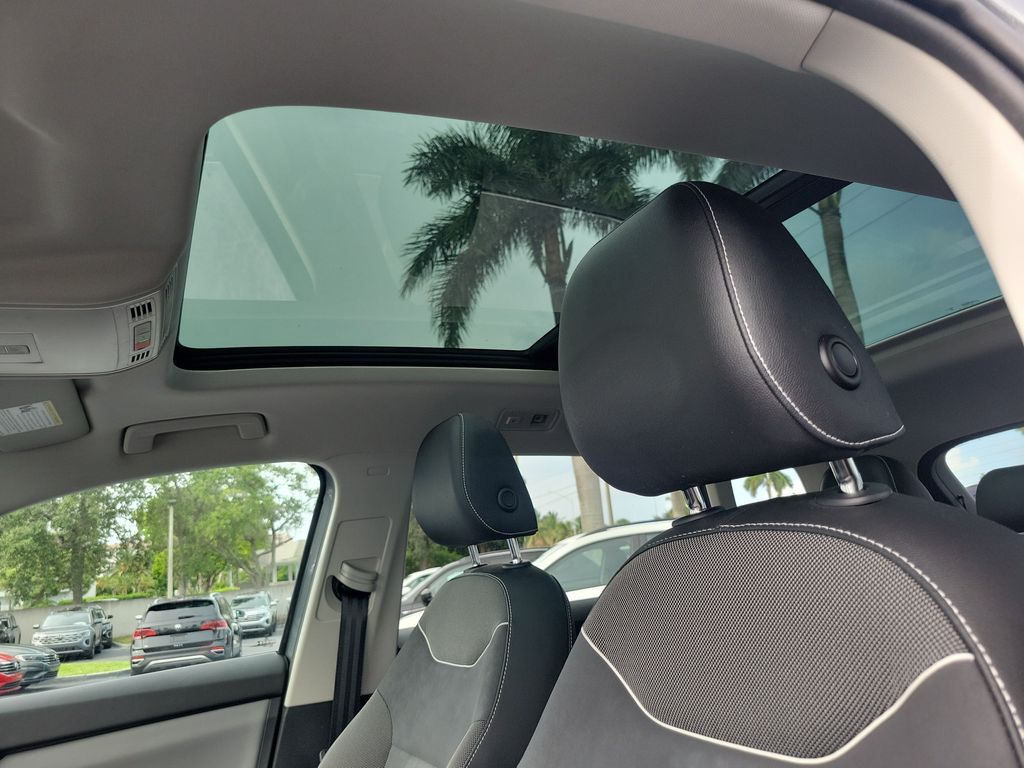 2023 Volkswagen Taos SE - Photo 19