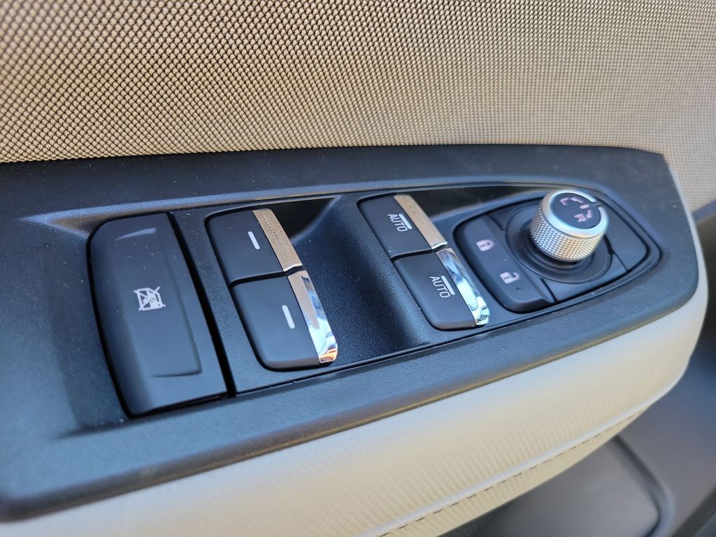 2025 Subaru Forester Premium - Photo 16