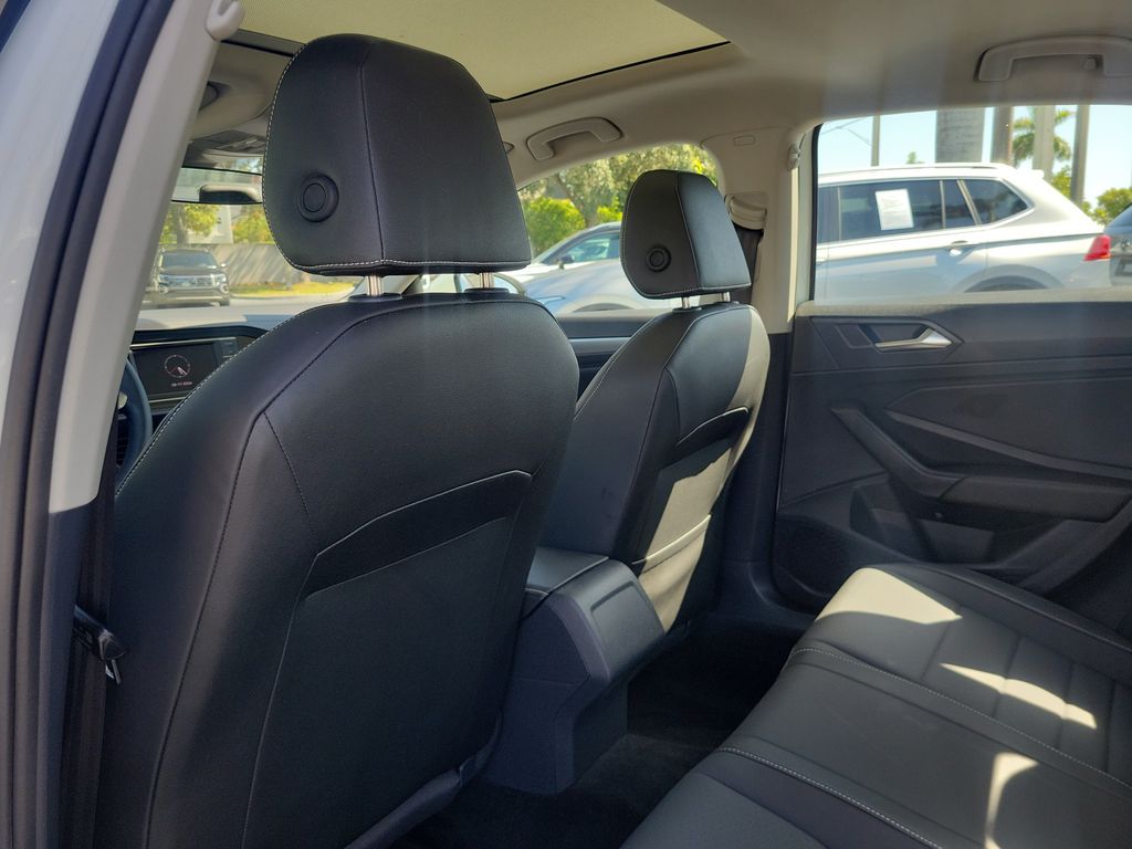 2024 Volkswagen Jetta SE - Photo 11
