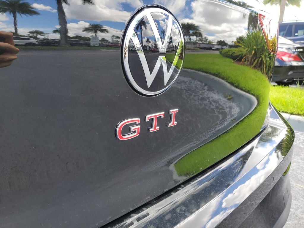 2025 Volkswagen Golf GTI SE - Photo 7