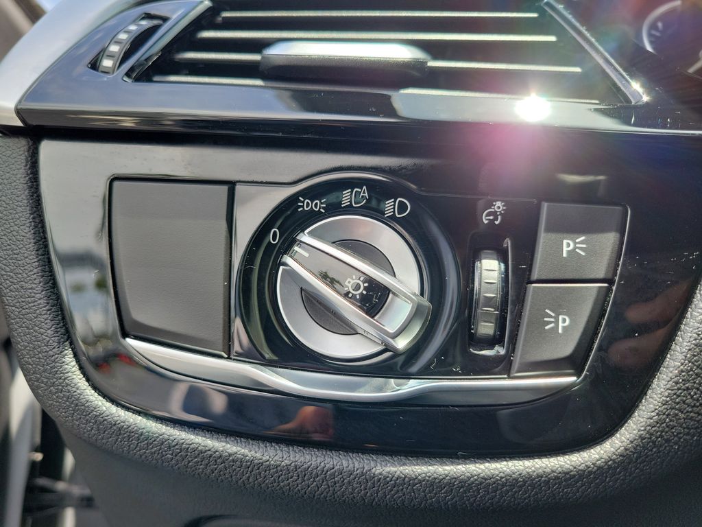 2019 BMW 5 Series 530i - Photo 28